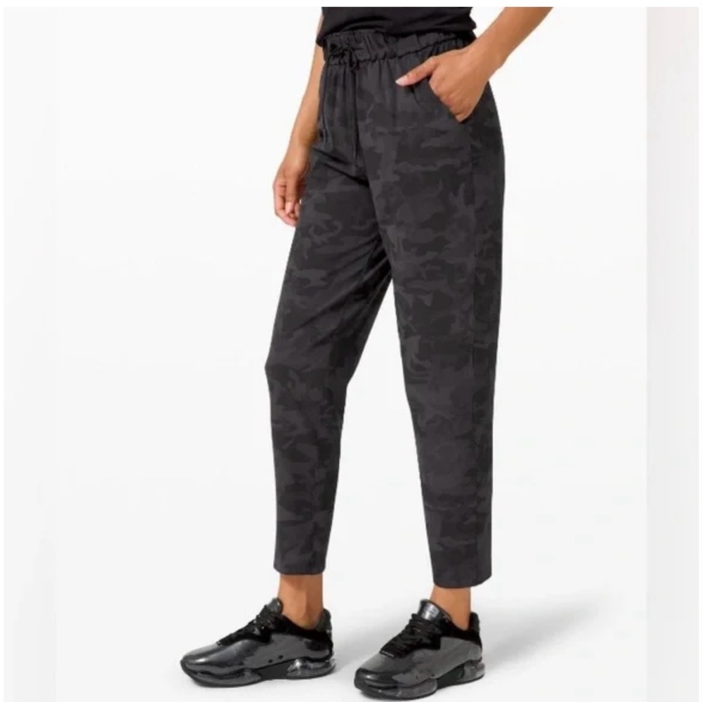 LULULEMON Black Nylon Joggers with Camouflage Pattern
